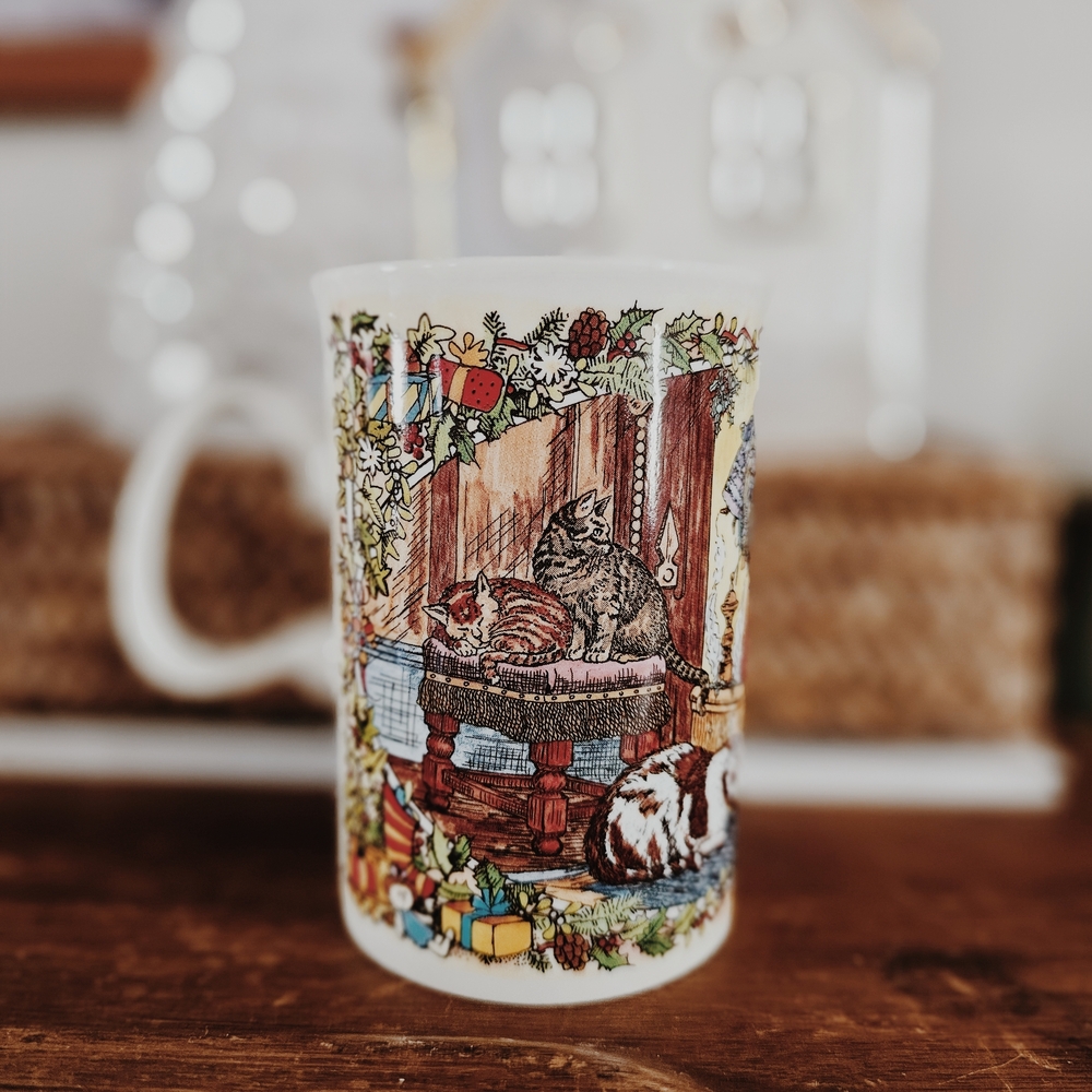 Vintage Set Of Red & White Dunoon Christmas Cheer Mugs Made In Scotland - Picture 7 of 10